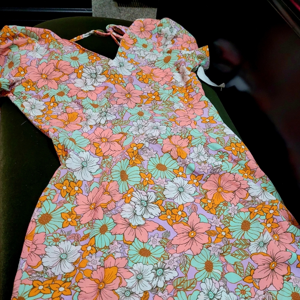 New With Tags Vero Moda Back Tie Floral Summer Sundress in Coral, Mint & White